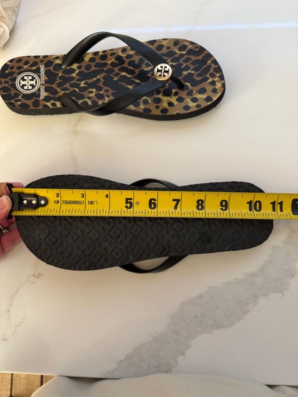 Tory Burch Leopard-Print Flip Flops with Black Straps and Gold Logos ? Size - Picture 9 of 9